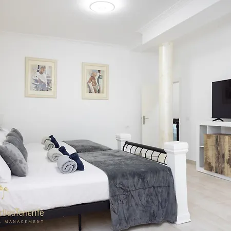 Tropical 빌라 아데제