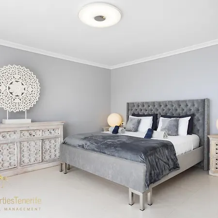 Tropical 빌라 아데제