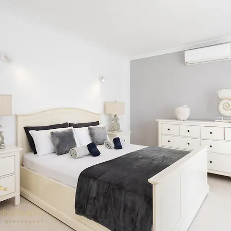 Tropical 빌라 아데제