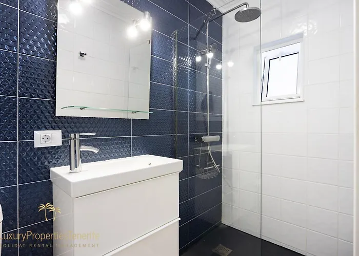 Tropical Villa *